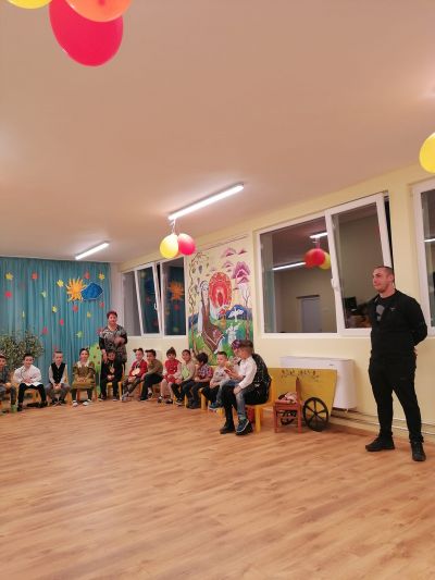 Есенно тържество - втора група - ДГ Българче - Антон