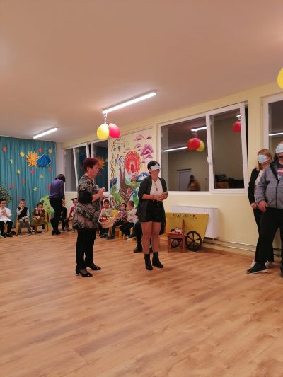 Есенно тържество - втора група - ДГ Българче - Антон